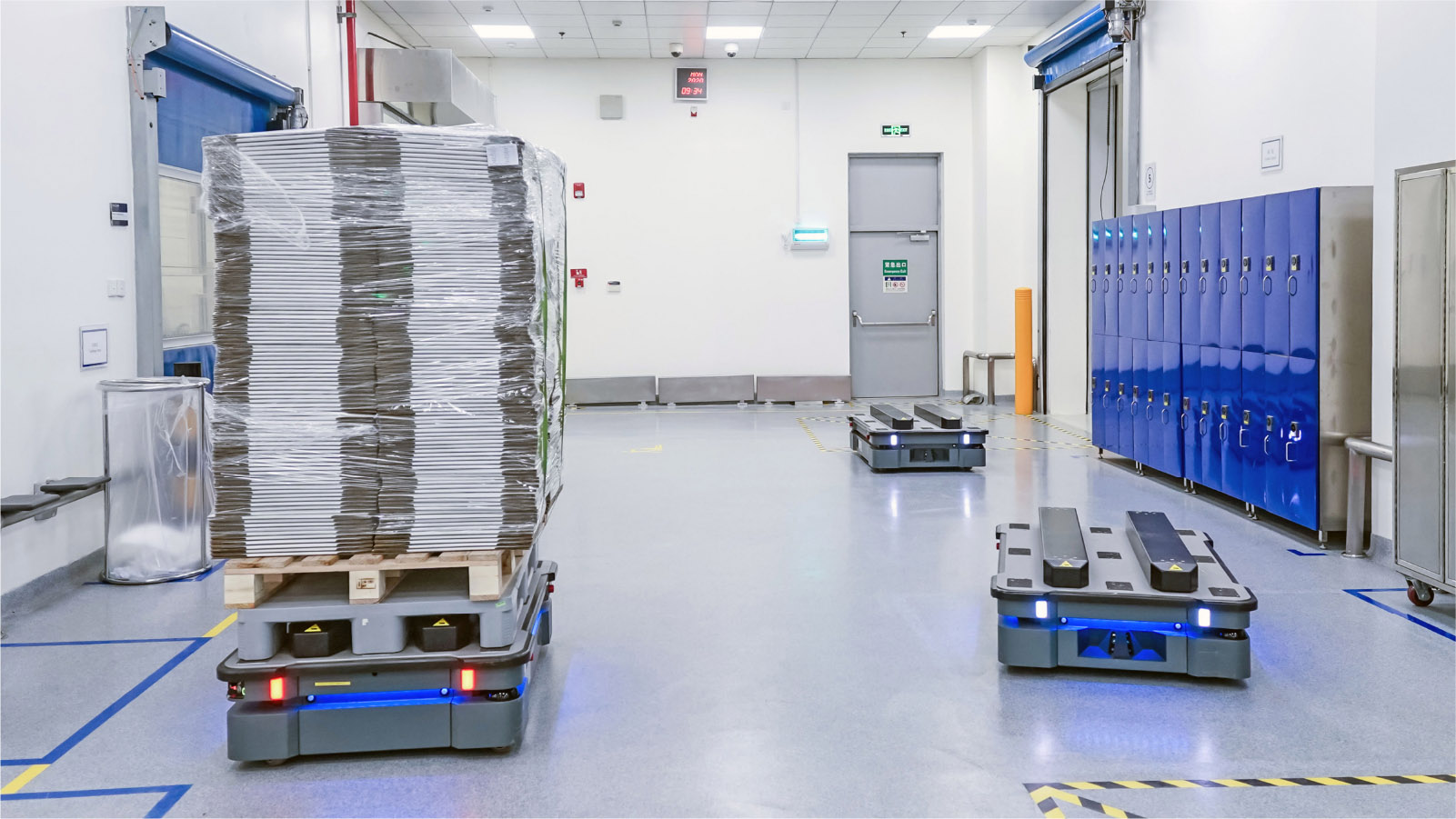 AMRとエレベータの連携で実現するフロア間搬送の自動化|事例と導入時のポイントを解説